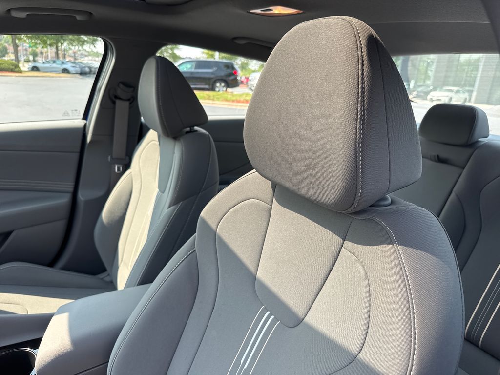 2024 Hyundai Elantra SEL - Photo 12