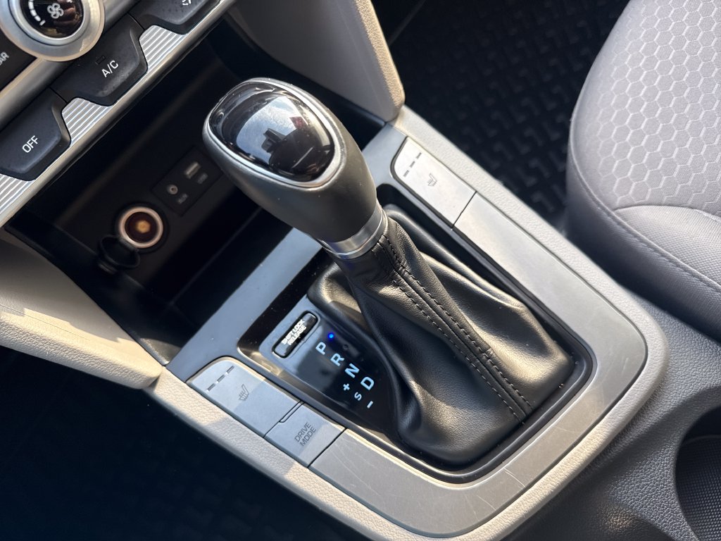 2020 Hyundai Elantra Value Edition - Photo 28
