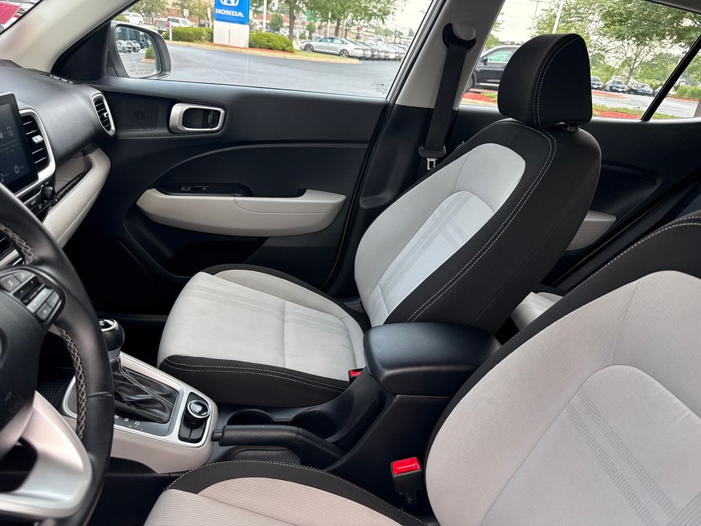 2023 Hyundai Venue SEL - Photo 13