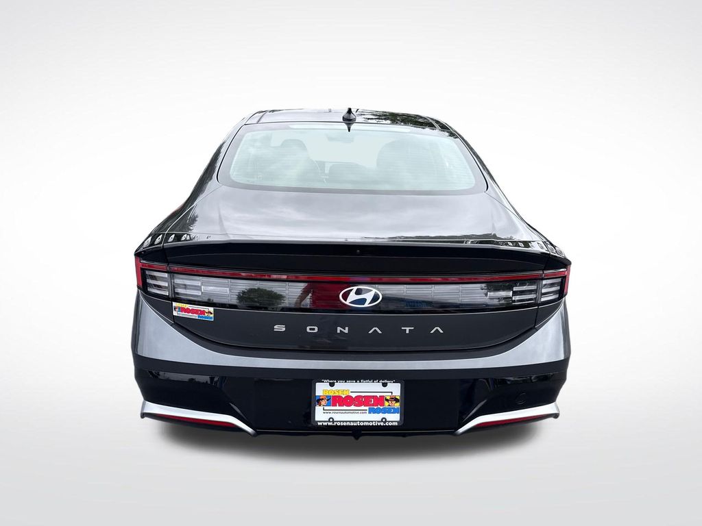 Certified 2025 Hyundai