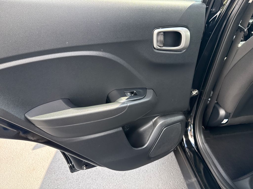 2024 Hyundai Venue SEL - Photo 17