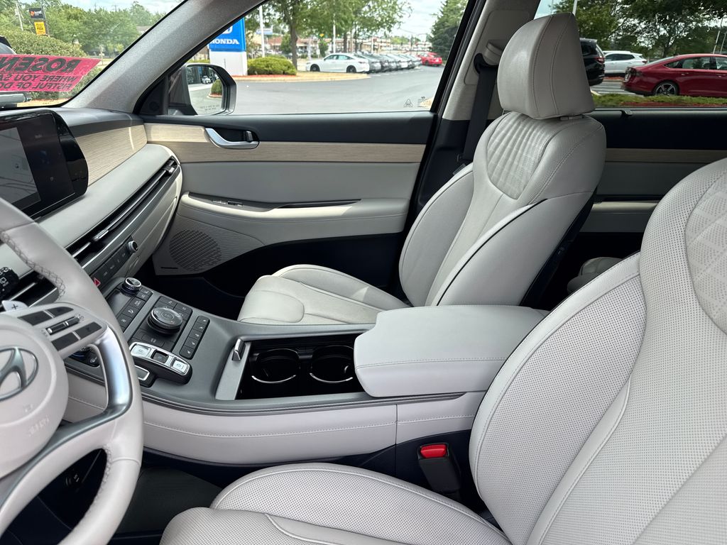 2024 Hyundai Palisade Limited - Photo 14