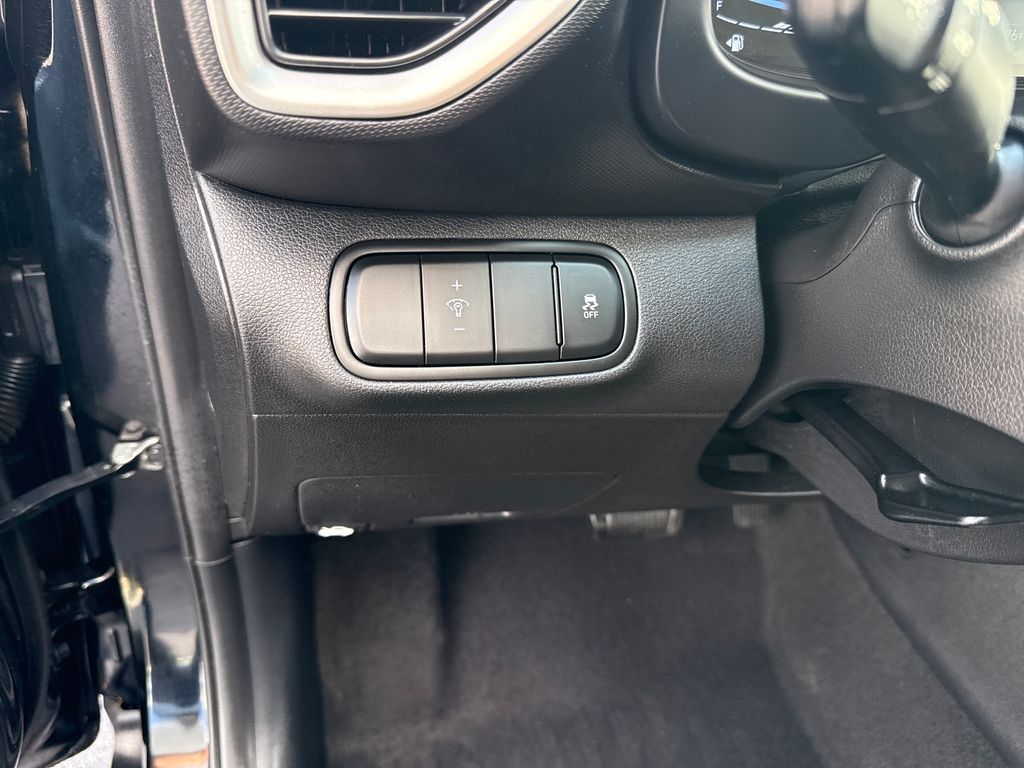 2024 Hyundai Venue SEL - Photo 15