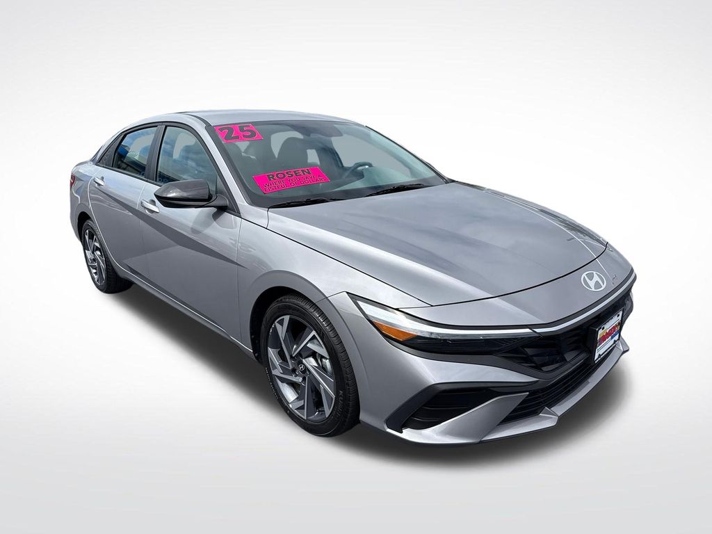 2025 Hyundai Elantra SEL - Photo 7