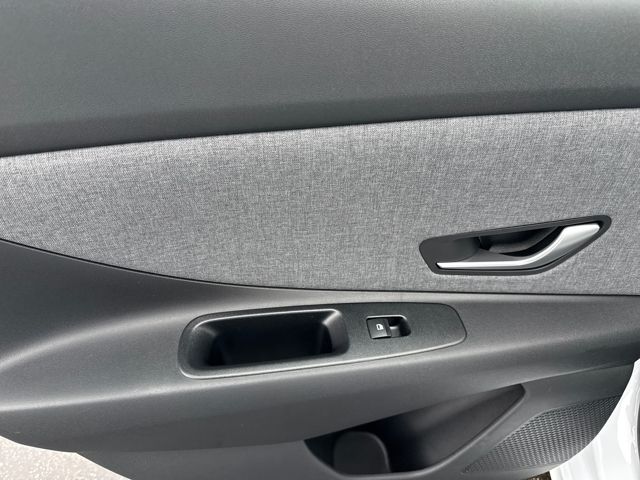 2025 Hyundai Elantra Limited - Photo 26