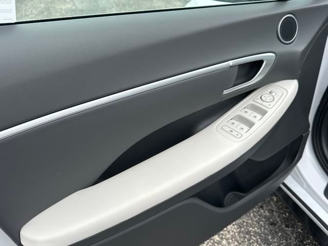 2025 Hyundai Sonata Hybrid SEL - Photo 11