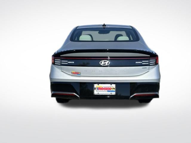 2025 Hyundai Sonata Hybrid SEL photo 4