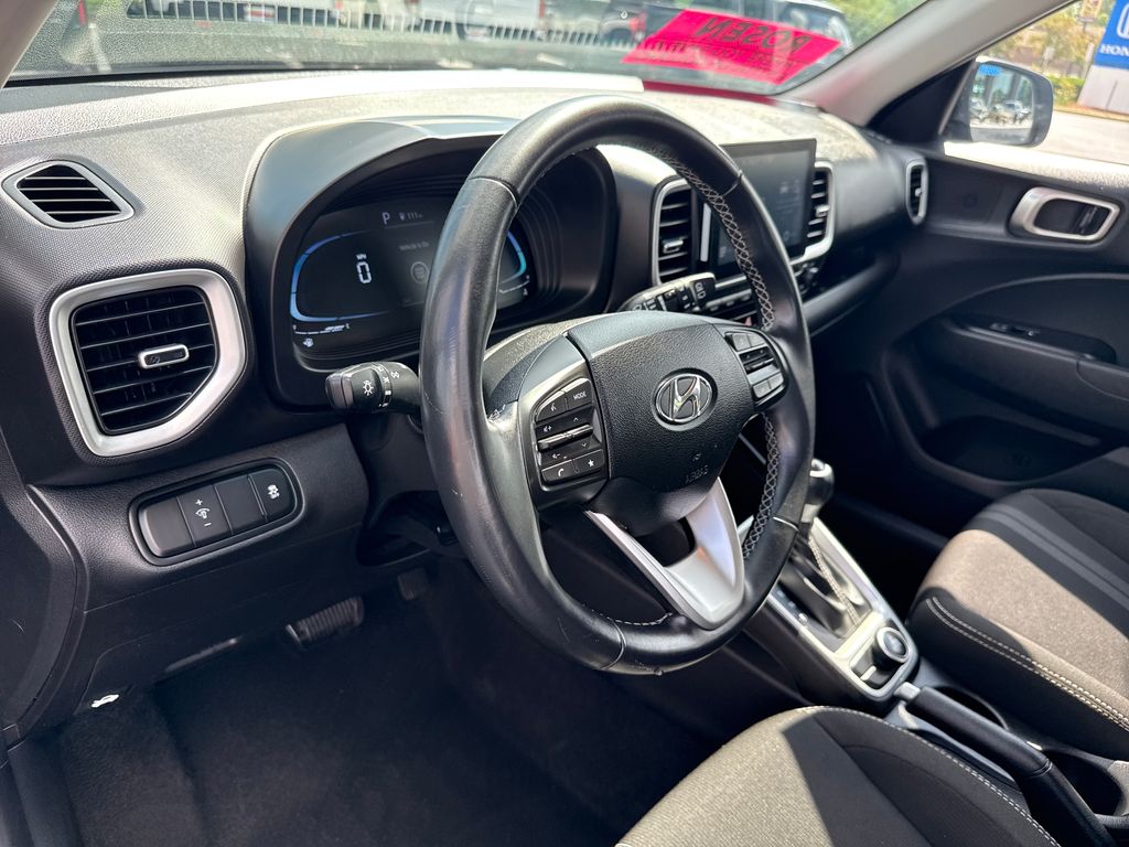 2024 Hyundai Venue SEL - Photo 14