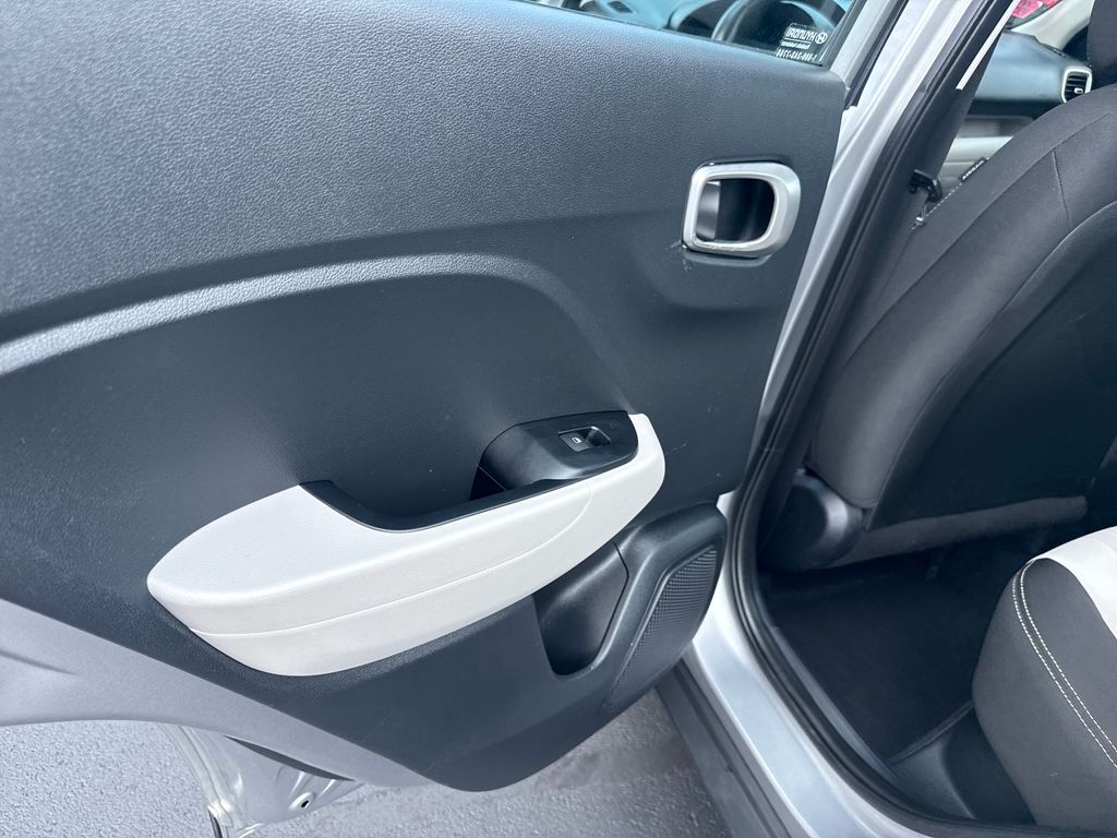 2023 Hyundai Venue SEL - Photo 17