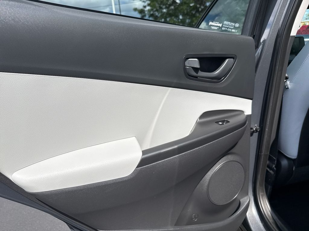 2023 Hyundai Kona SEL - Photo 15