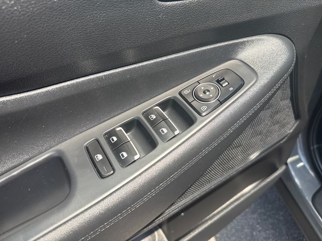 2021 Hyundai Santa Fe SE - Photo 10