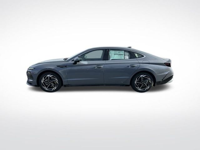 2026 Hyundai Sonata SEL Sport photo 2