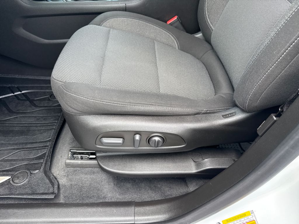 2022 Chevrolet Traverse 1LT - Photo 11
