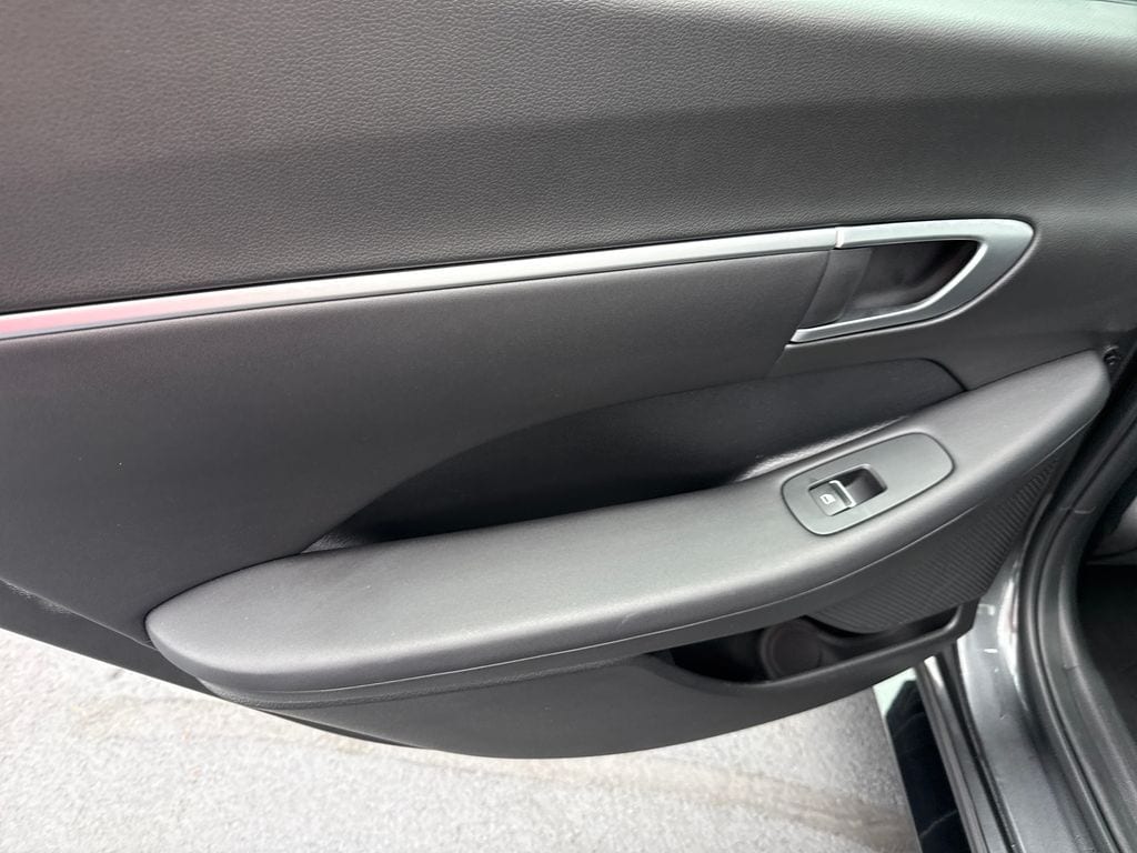 2025 Hyundai Sonata SEL - Photo 17
