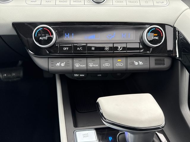 2025 Hyundai Elantra Limited - Photo 48