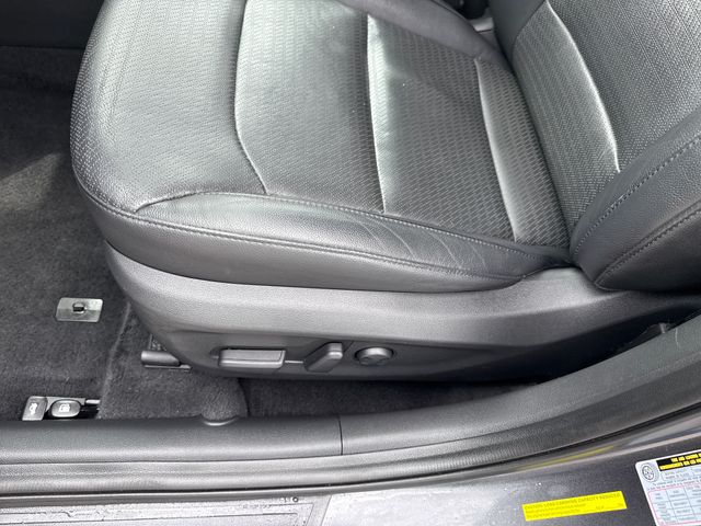 2020 Hyundai Elantra Limited - Photo 12