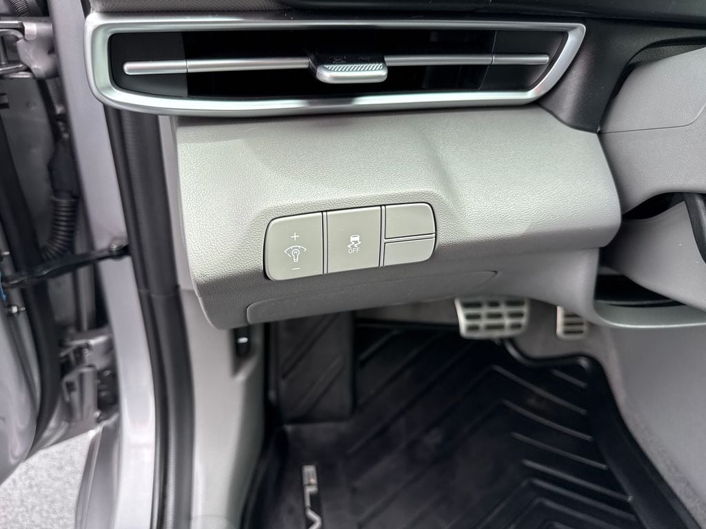 2025 Hyundai Elantra SEL - Photo 15