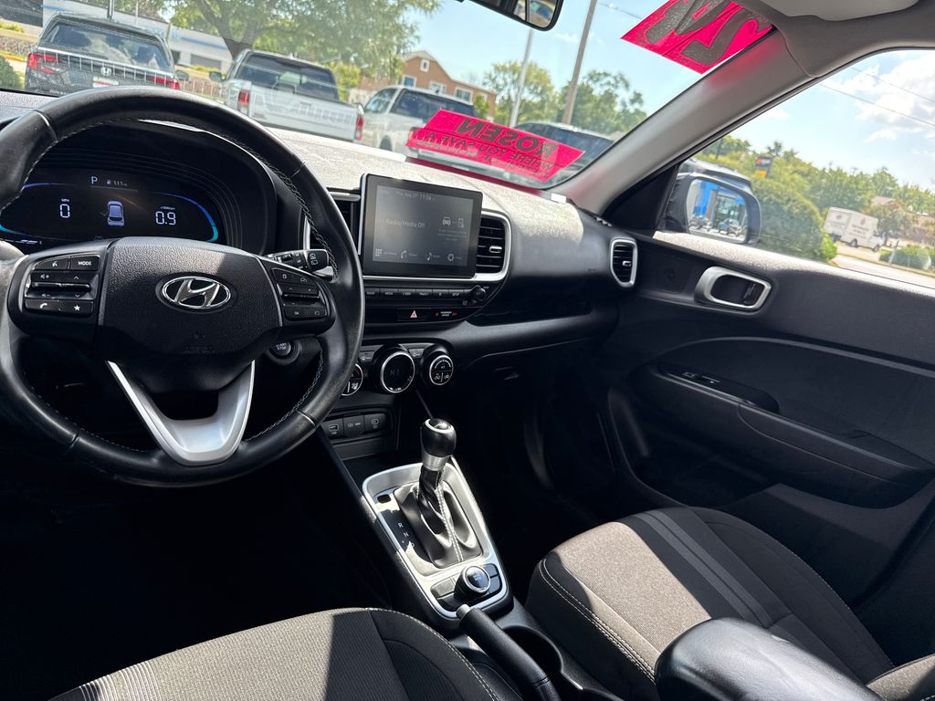 2024 Hyundai Venue SEL - Photo 24