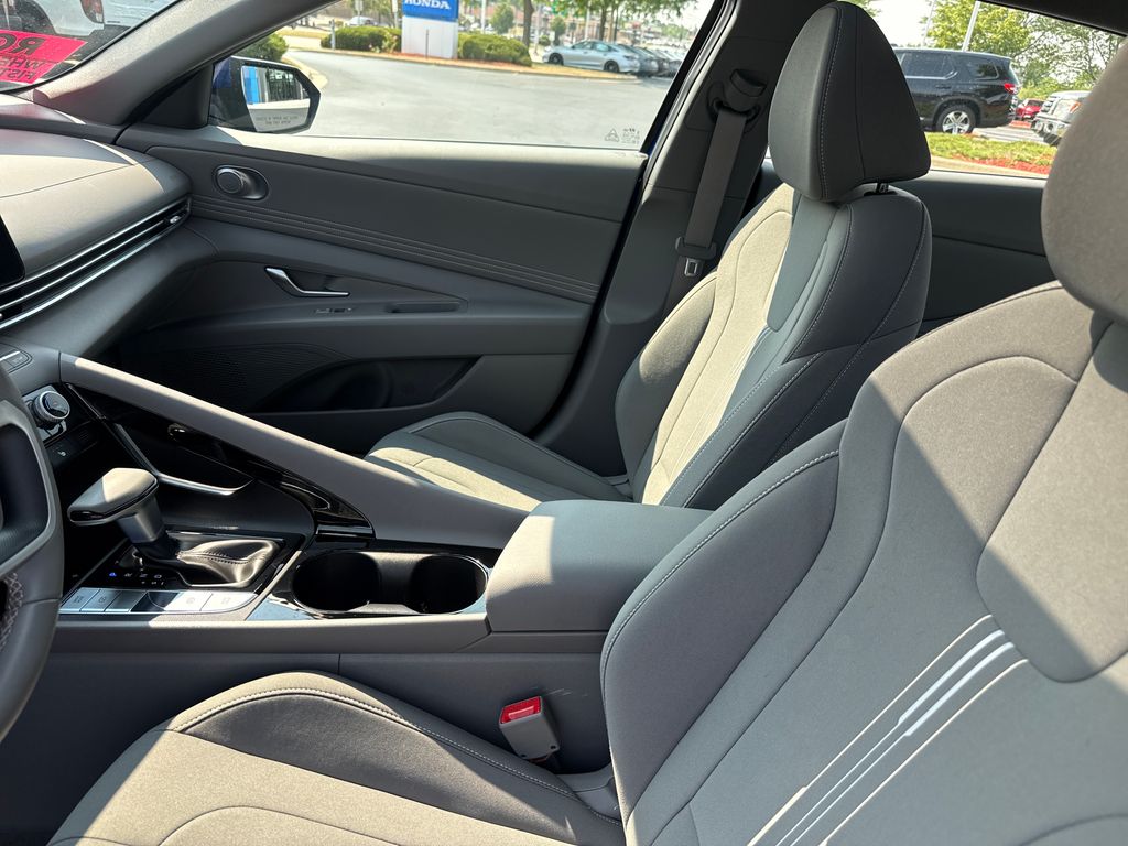 2024 Hyundai Elantra SEL - Photo 13