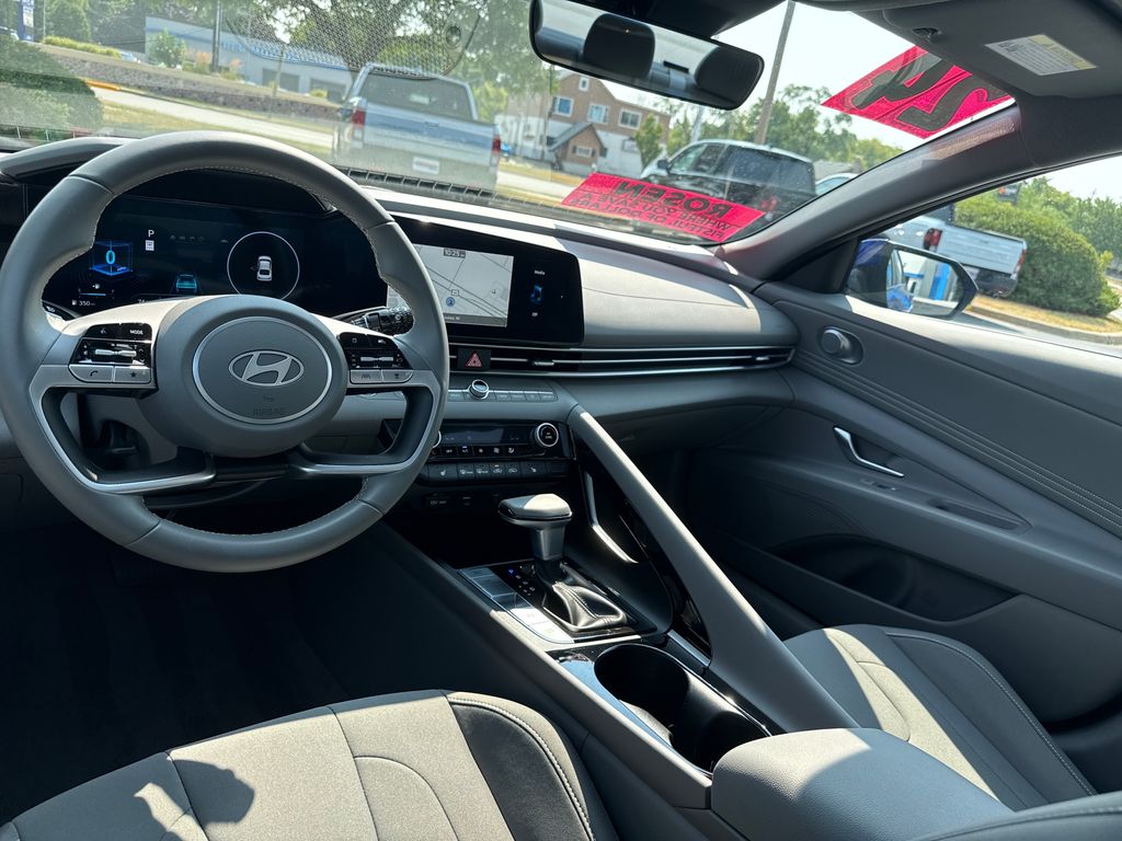 2024 Hyundai Elantra SEL - Photo 24