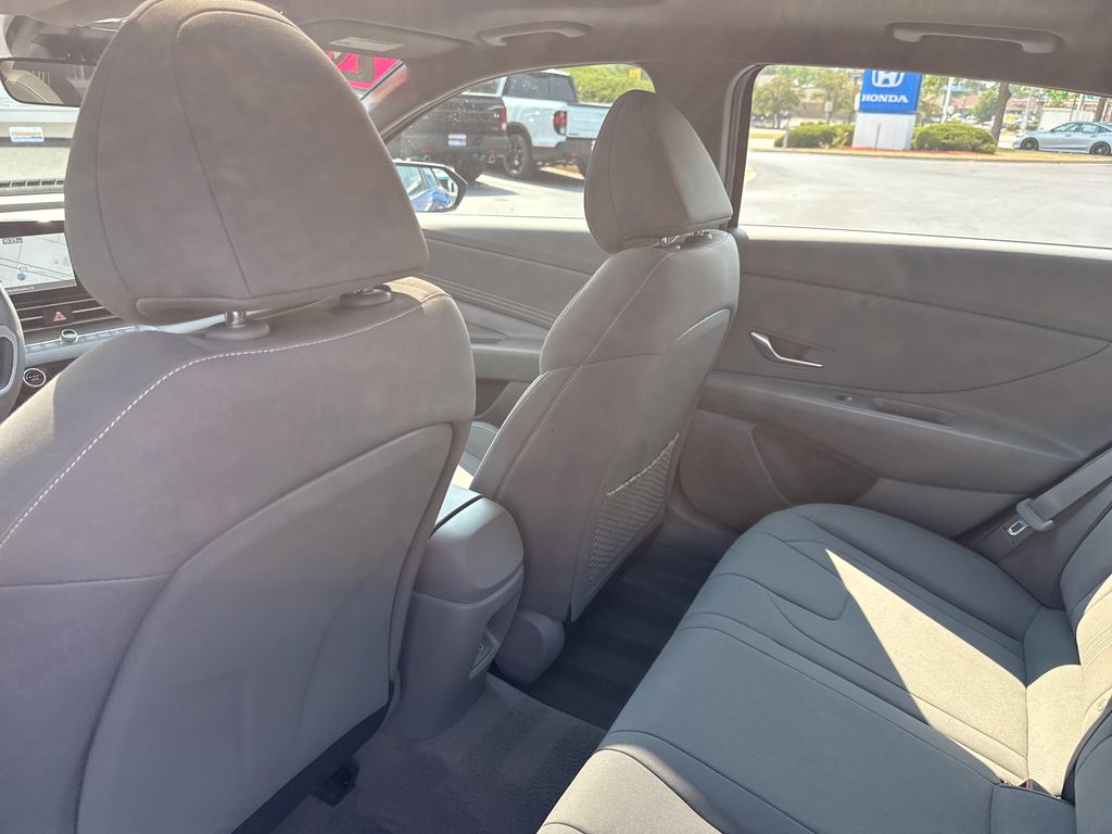 2024 Hyundai Elantra SEL - Photo 21