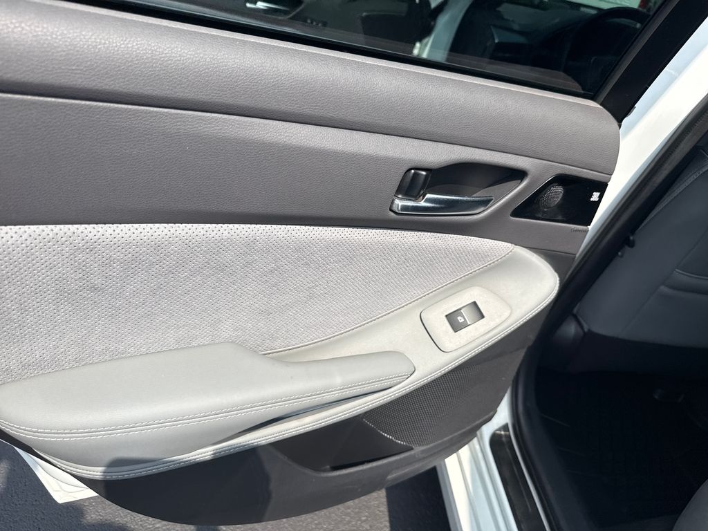 2019 Toyota Avalon Touring - Photo 18