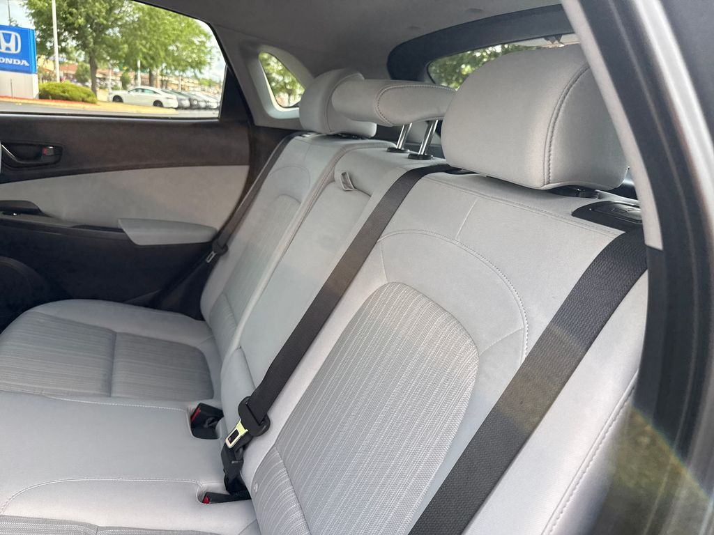 2023 Hyundai Kona SEL - Photo 17