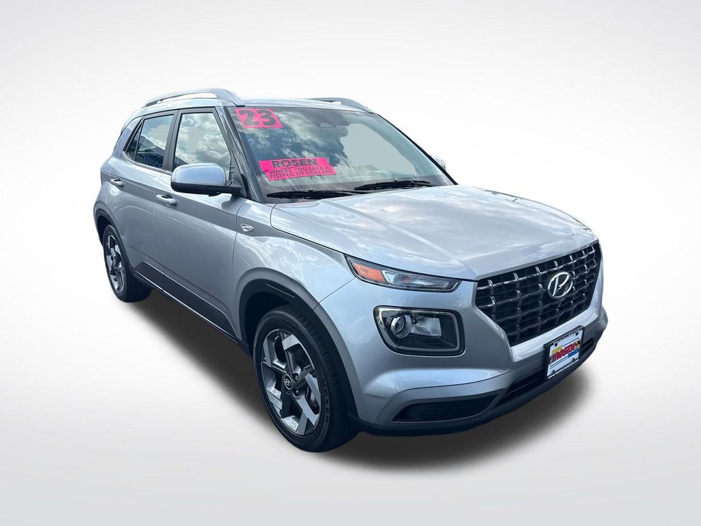 2023 Hyundai Venue SEL - Photo 7
