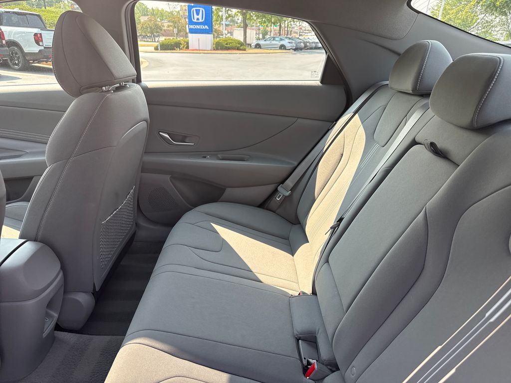 2024 Hyundai Elantra SEL - Photo 20