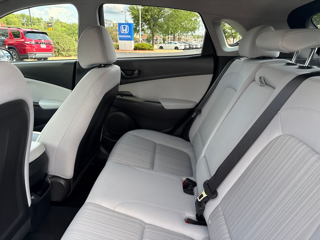 2023 Hyundai Kona SEL - Photo 18