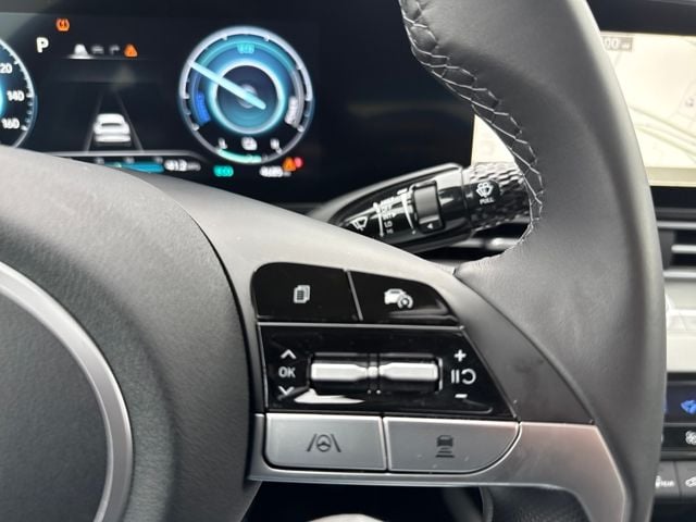 2025 Hyundai Elantra Limited - Photo 39