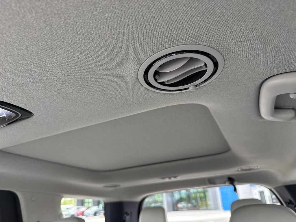 2024 Hyundai Palisade Limited - Photo 18