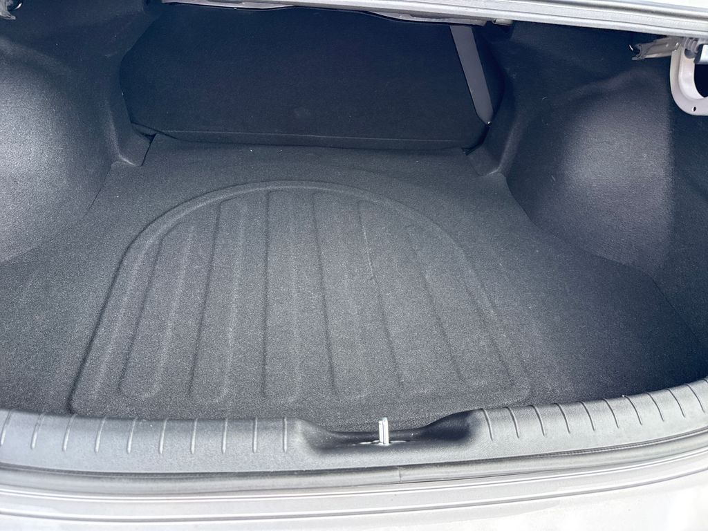 2025 Hyundai Elantra SEL - Photo 38