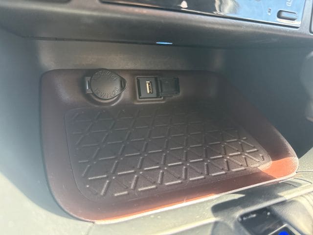 2021 Toyota RAV4 Limited - Photo 33