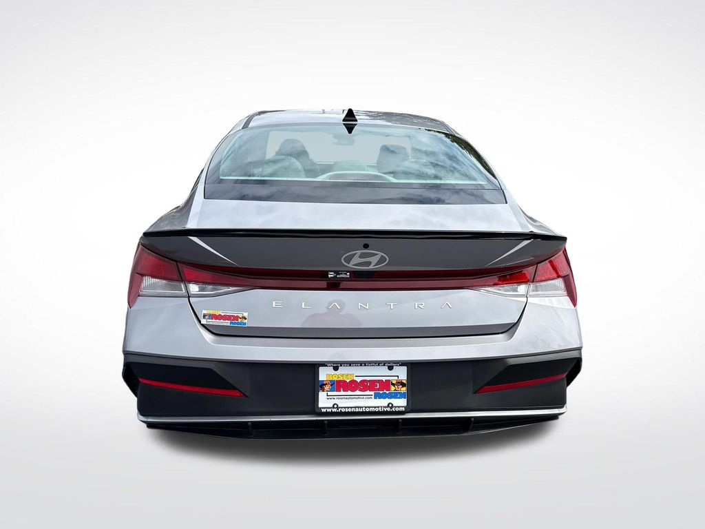 Certified 2025 Hyundai