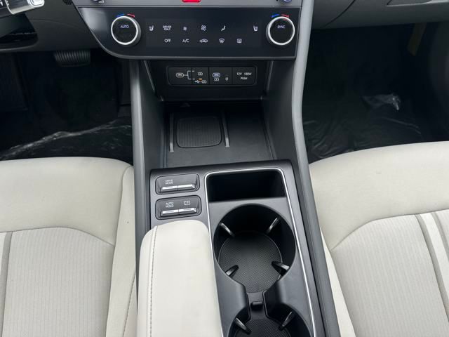 2025 Hyundai Sonata Hybrid SEL - Photo 19