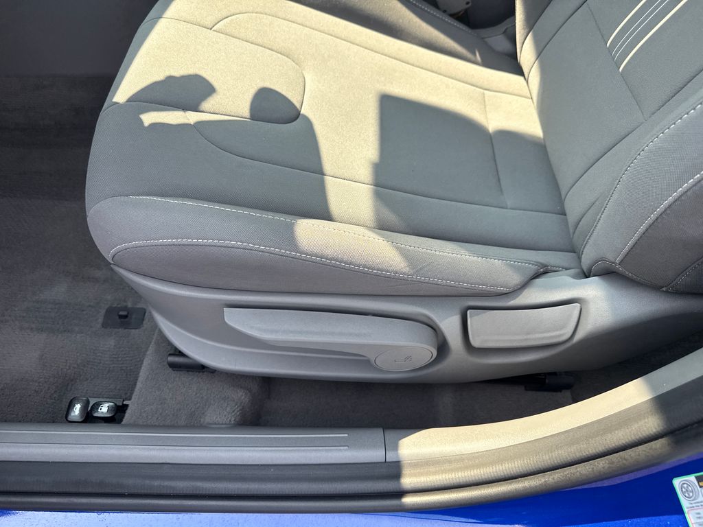 2024 Hyundai Elantra SEL - Photo 11