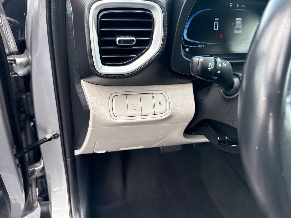 2023 Hyundai Venue SEL - Photo 15