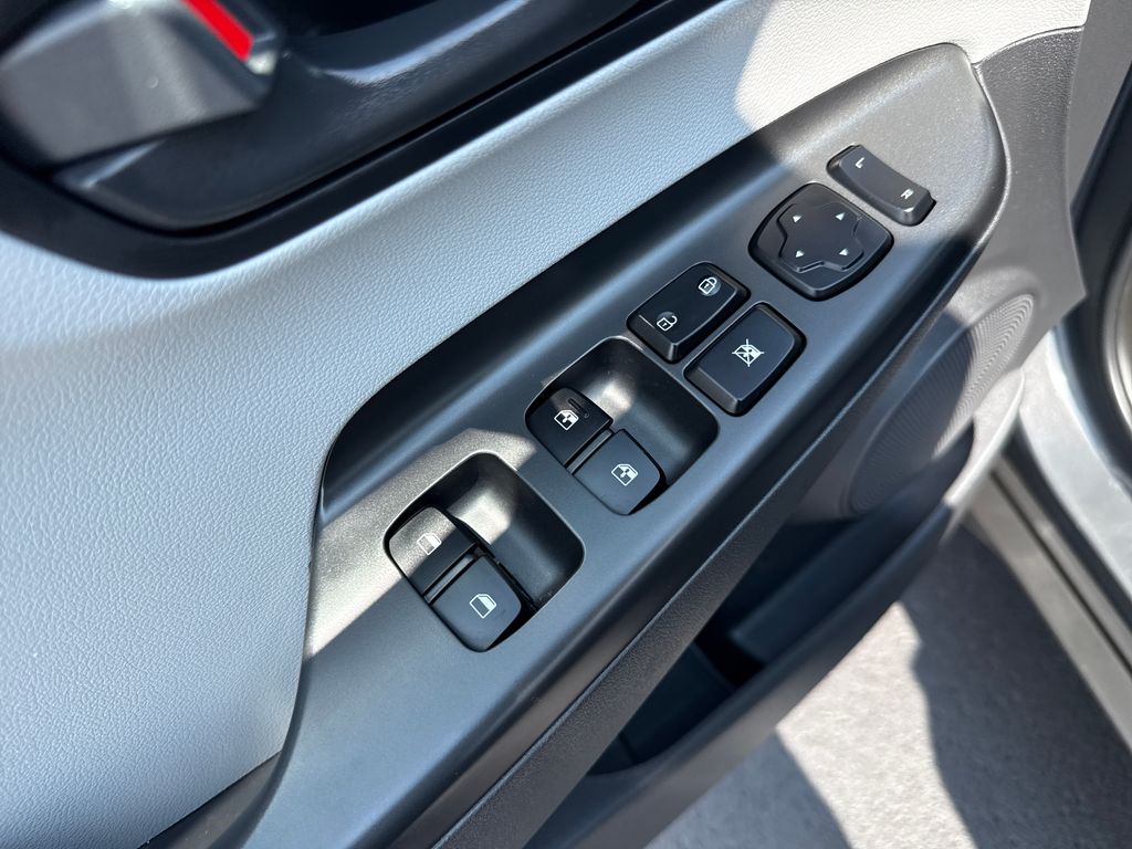 2023 Hyundai Kona SEL - Photo 9