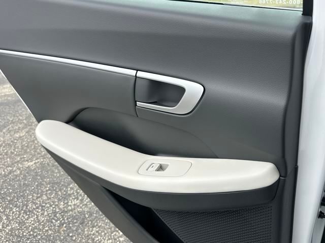 2025 Hyundai Sonata Hybrid SEL - Photo 24