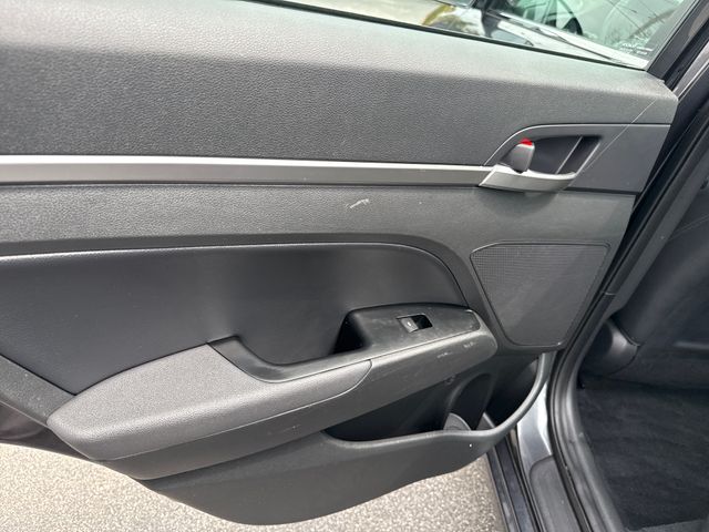 2020 Hyundai Elantra Limited - Photo 18