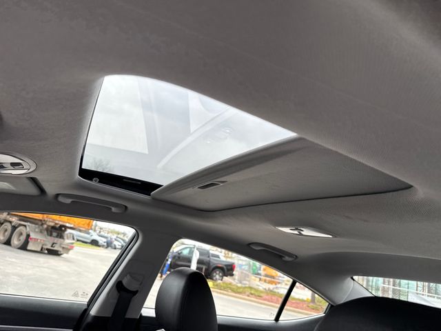 2020 Hyundai Elantra Limited - Photo 17