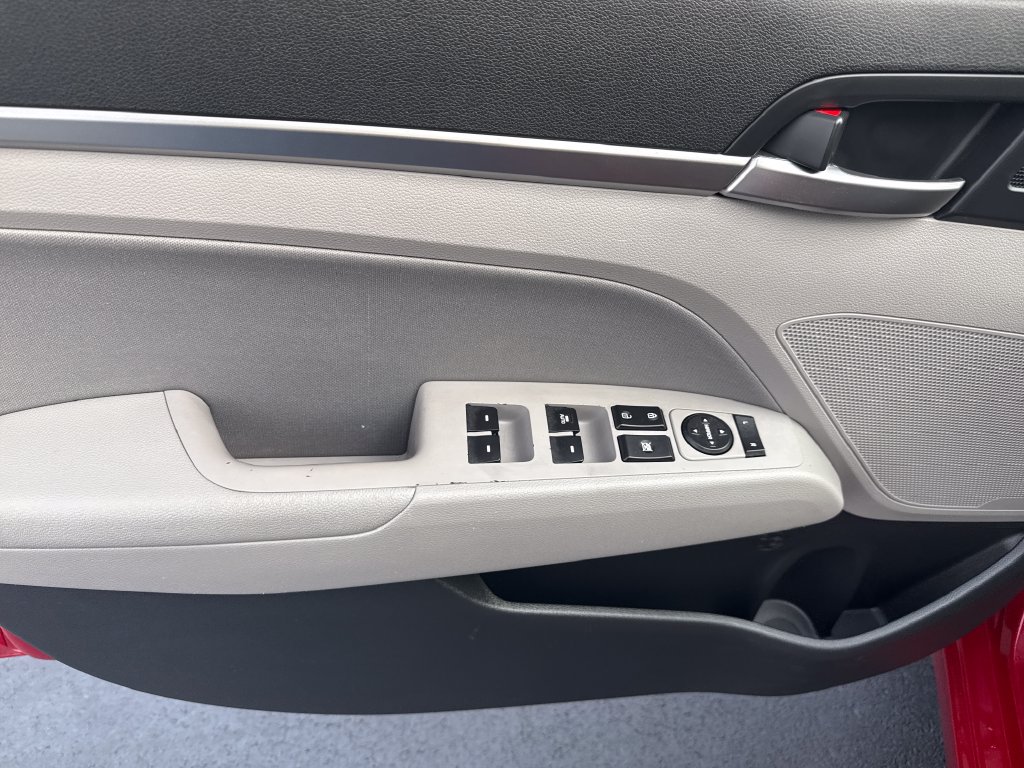 2020 Hyundai Elantra Value Edition - Photo 8
