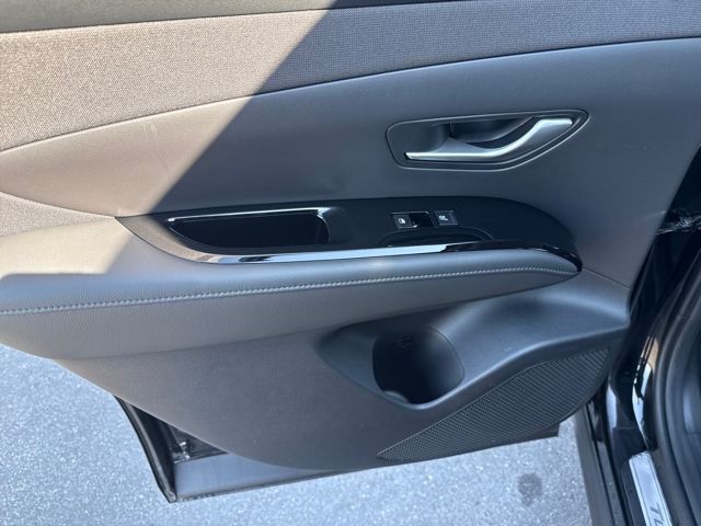 2025 Hyundai Tucson Limited - Photo 17