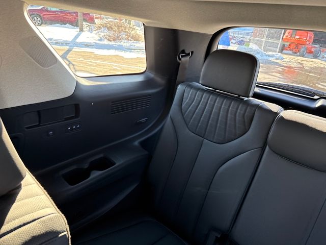 2025 Hyundai Palisade Limited - Photo 23