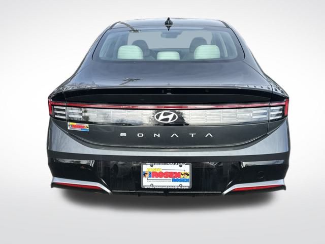 2026 Hyundai Sonata SEL Sport photo 4