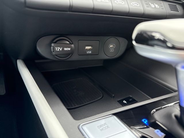 2025 Hyundai Elantra Limited - Photo 47