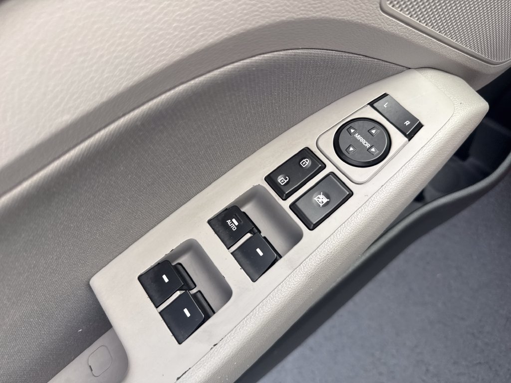 2020 Hyundai Elantra Value Edition - Photo 9