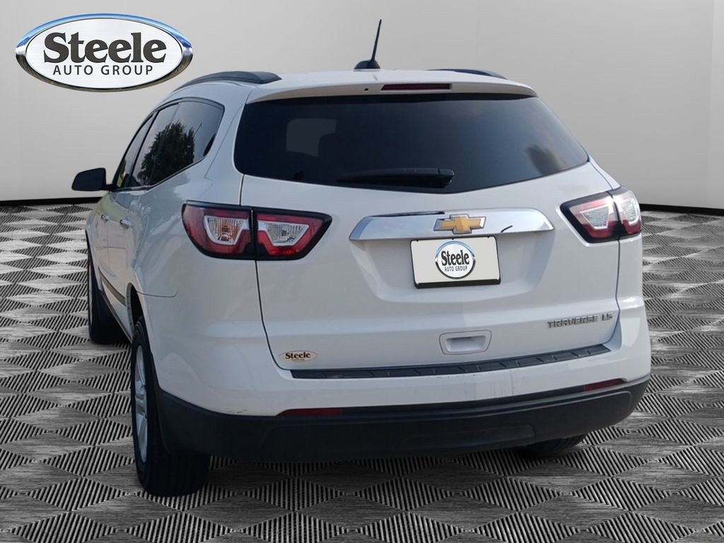 Used 2016 Chevrolet Traverse LS with VIN 1GNKRFED9GJ118847 for sale in Kyle, TX
