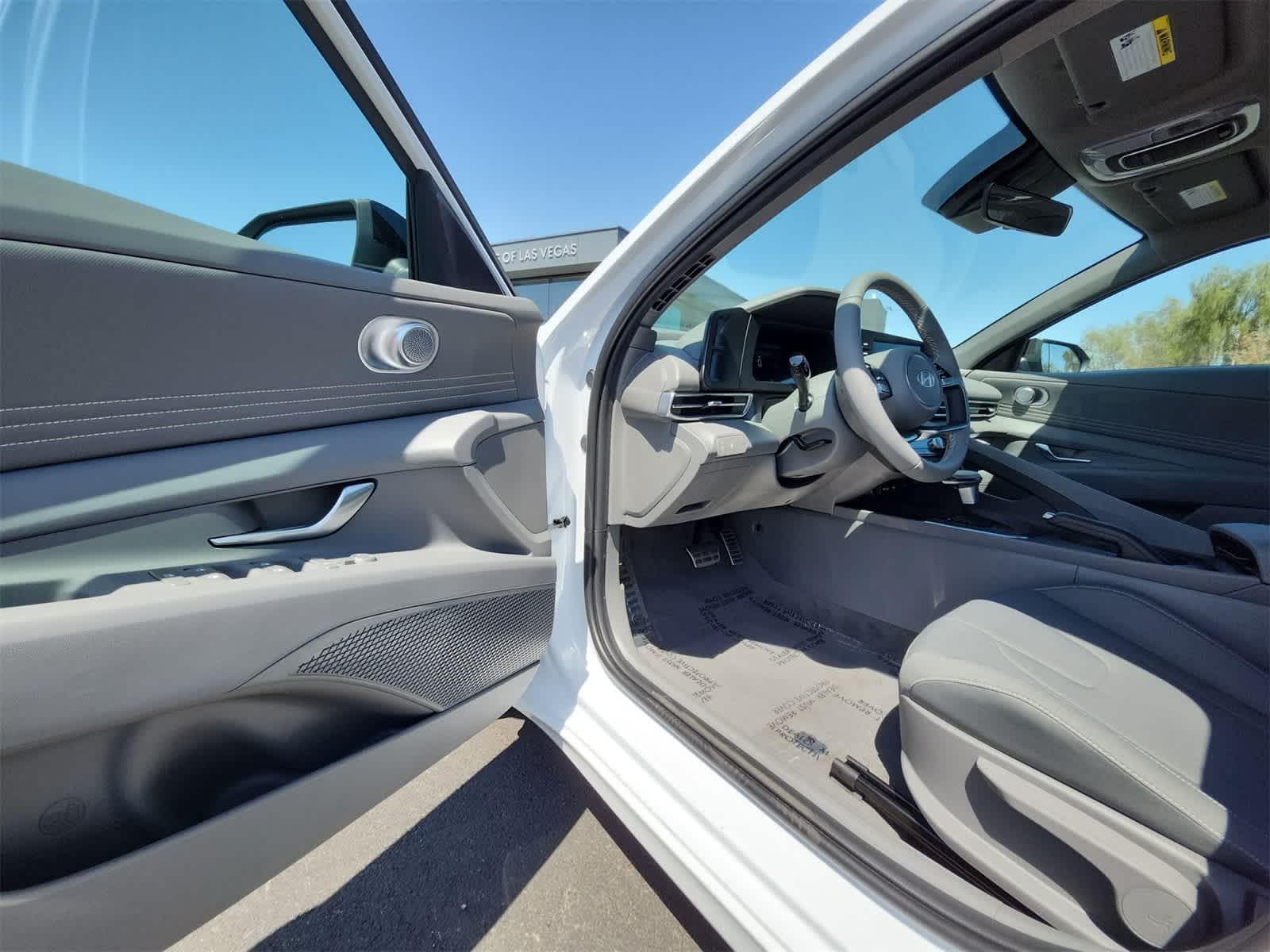 Thumbnail: 2025 Hyundai Elantra - 10